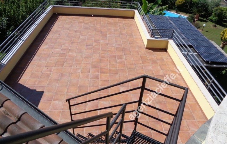 Villa singola in vendita a Montignoso