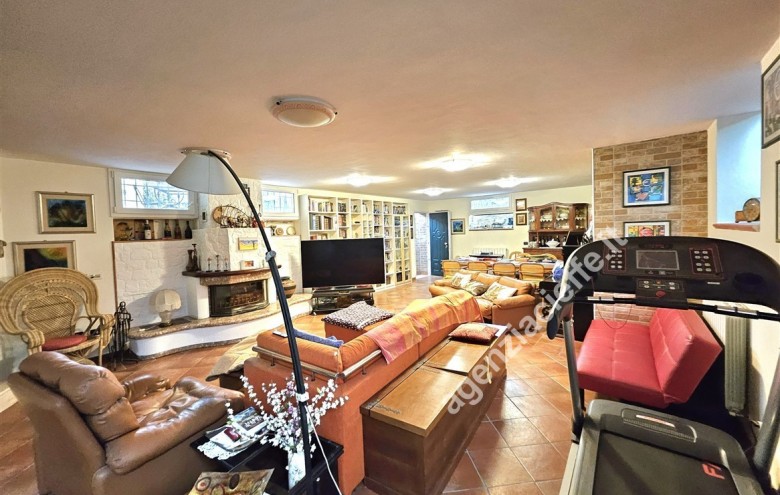 Villa singola in vendita a Montignoso