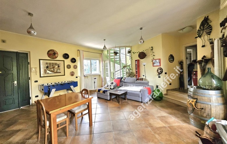 Villa singola in vendita a Montignoso