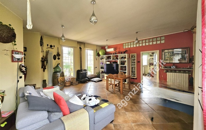 Villa singola in vendita a Montignoso