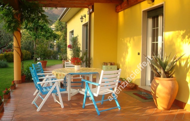 Villa singola in vendita a Montignoso