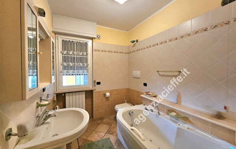 Villa singola in vendita a Montignoso