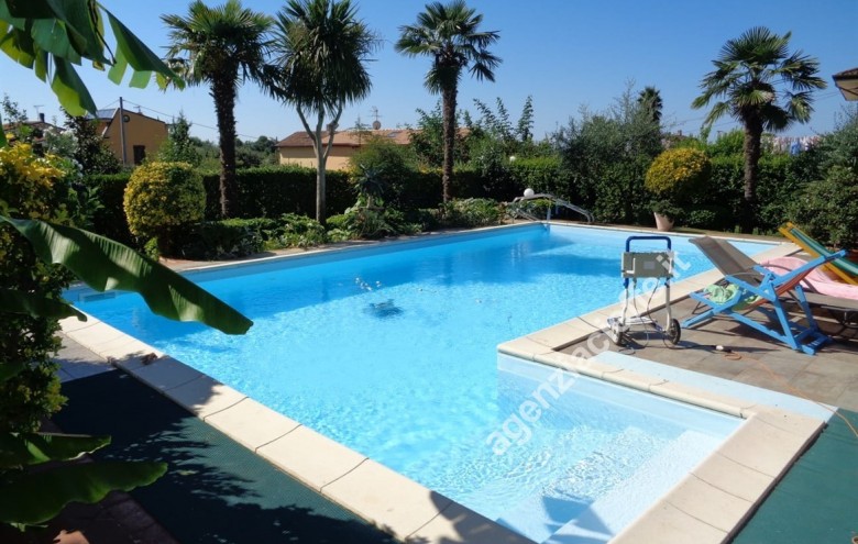 Villa singola in vendita a Montignoso