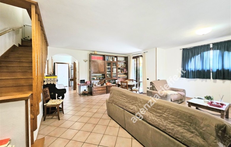 Bifamiliare in vendita a Massa