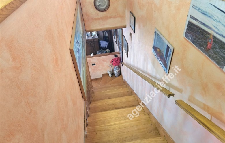 Bifamiliare in vendita a Massa