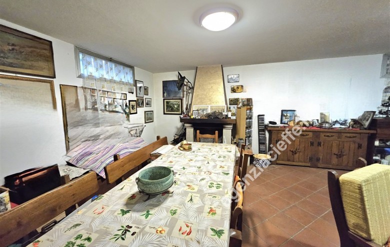 Bifamiliare in vendita a Massa