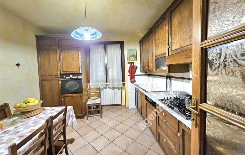 Bifamiliare in vendita a Massa