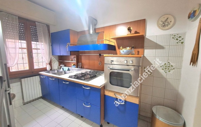 Bifamiliare in vendita a Massa