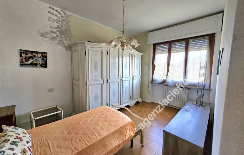 Bifamiliare in vendita a Massa