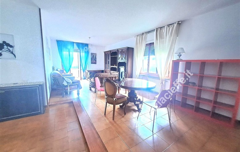 Bifamiliare in vendita a Massa