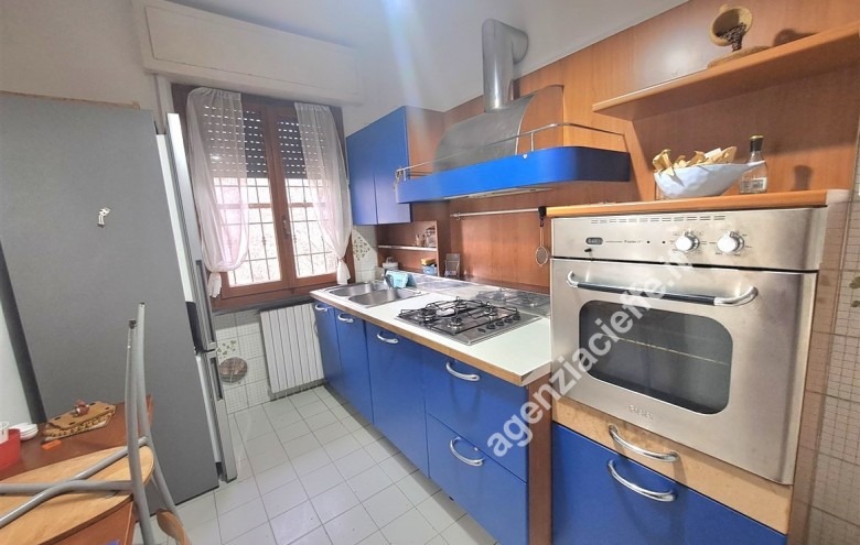 Bifamiliare in vendita a Massa