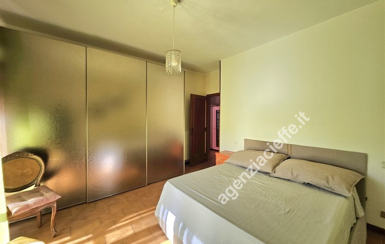 Bifamiliare in vendita a Massa