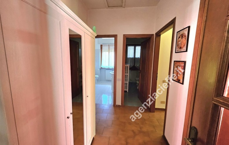 Bifamiliare in vendita a Massa