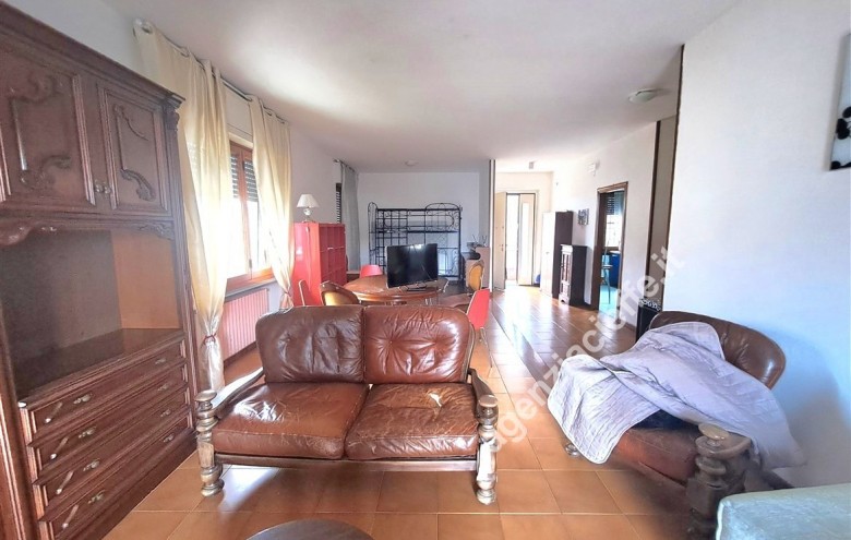 Bifamiliare in vendita a Massa