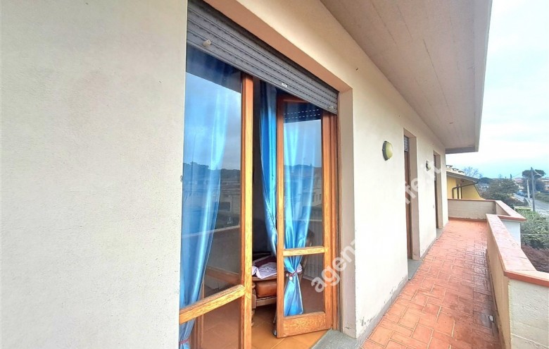 Bifamiliare in vendita a Massa