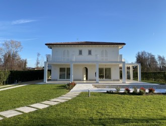Villa singola in vendita a Marina di Pietrasanta