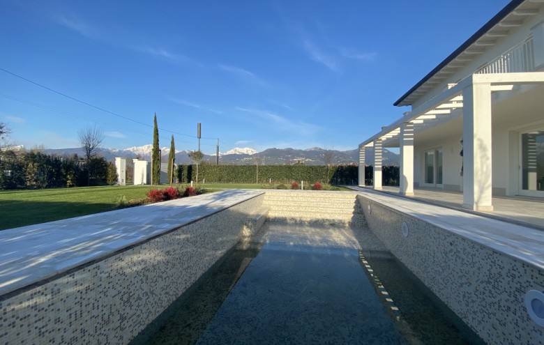 Villa singola in vendita a Pietrasanta