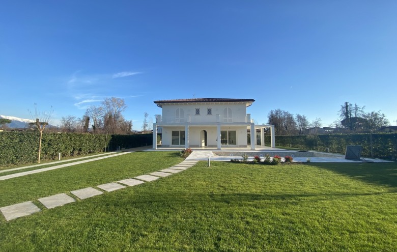 Villa singola in vendita a Pietrasanta