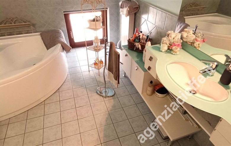 Appartamento in vendita a Massa