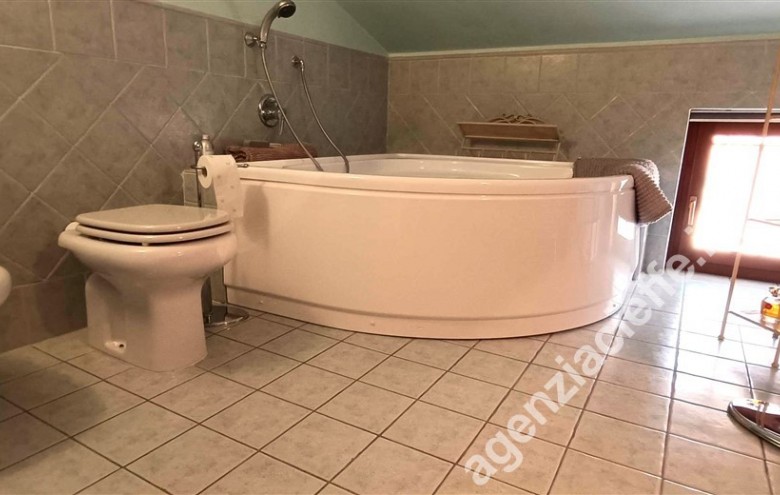 Appartamento in vendita a Massa