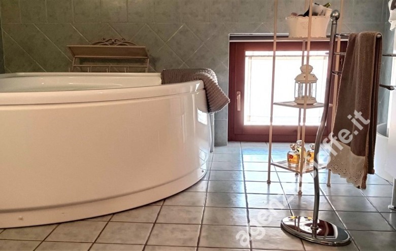 Appartamento in vendita a Massa