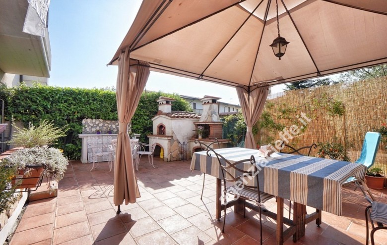 Villetta a schiera in vendita a Massa