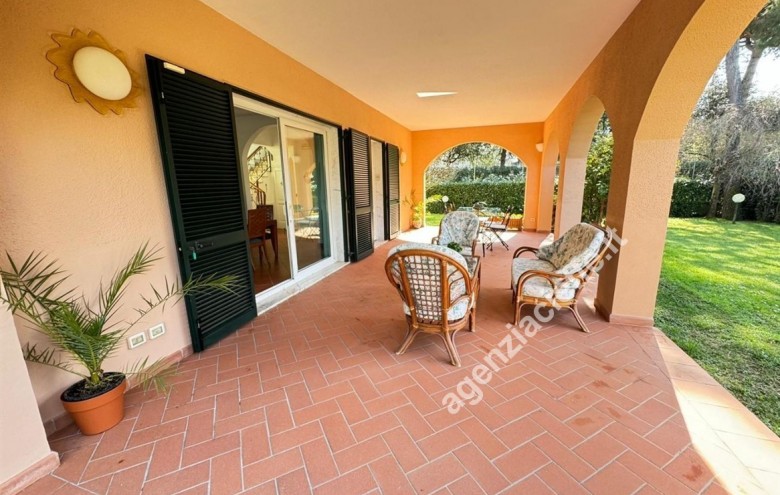 Villa singola in vendita a Massa