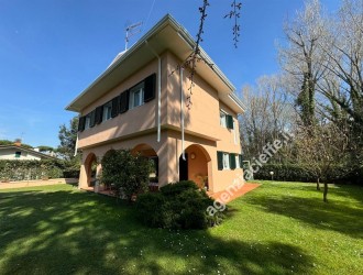 Villa singola in vendita a Marina di Massa