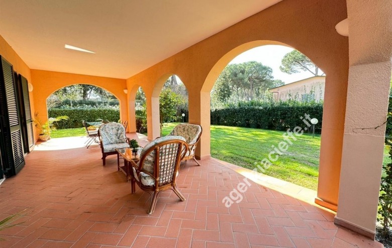Villa singola in vendita a Massa