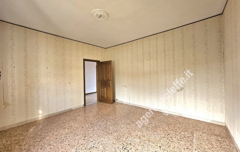 Bifamiliare in vendita a Massa