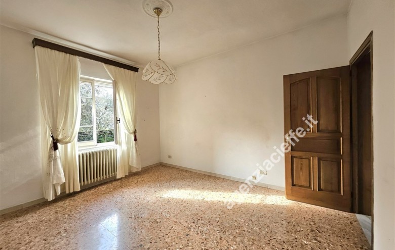 Bifamiliare in vendita a Massa