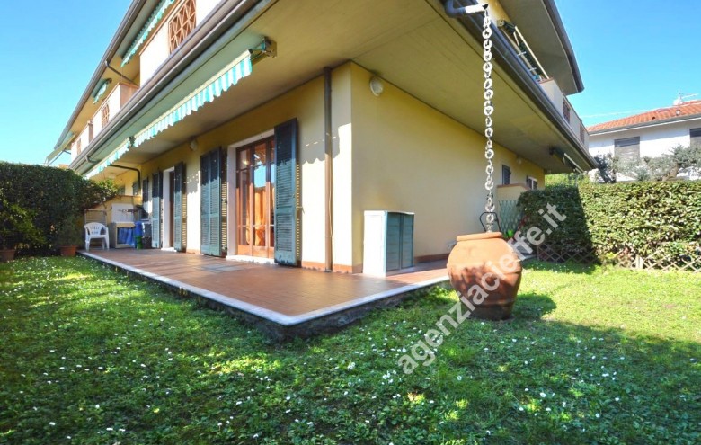 Villetta a schiera in vendita a Massa