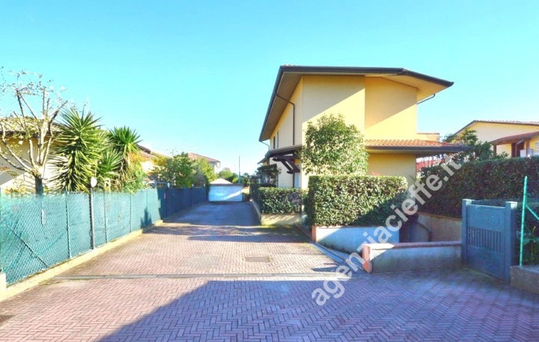 Villetta a schiera in vendita a Massa