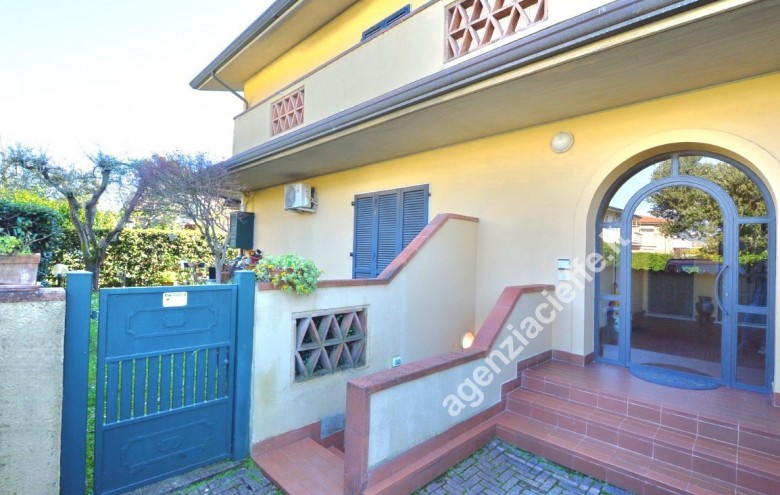 Villetta a schiera in vendita a Massa