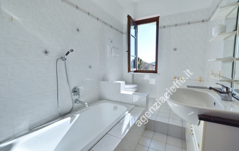 Villetta a schiera in vendita a Massa