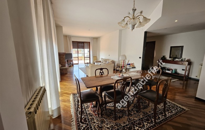 Attico in vendita a Massa