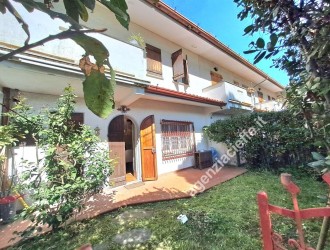Villetta a schiera in vendita a Marina di Massa