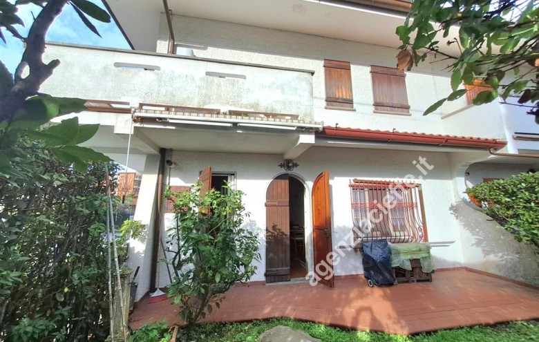 Villetta a schiera in vendita a Massa