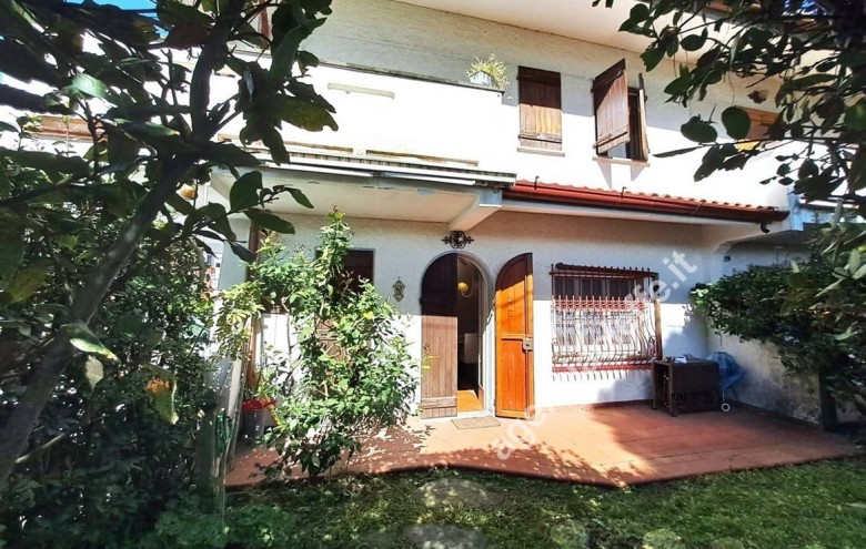 Villetta a schiera in vendita a Massa