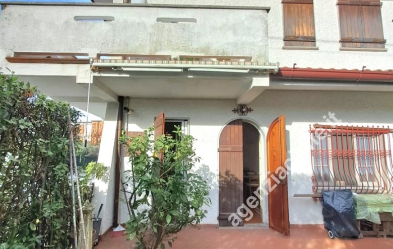 Villetta a schiera in vendita a Massa