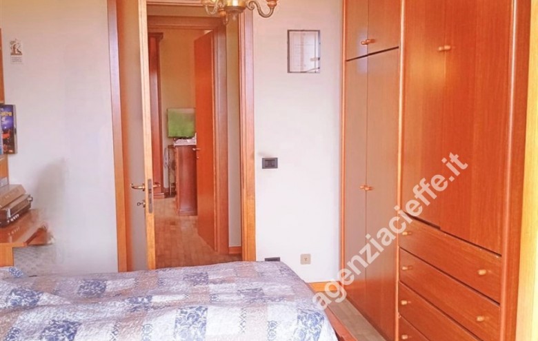 Bifamiliare in vendita a Massa