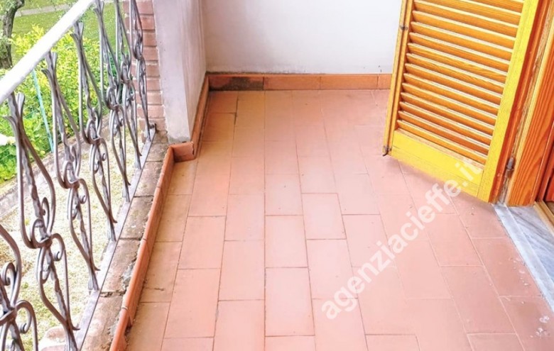 Bifamiliare in vendita a Massa