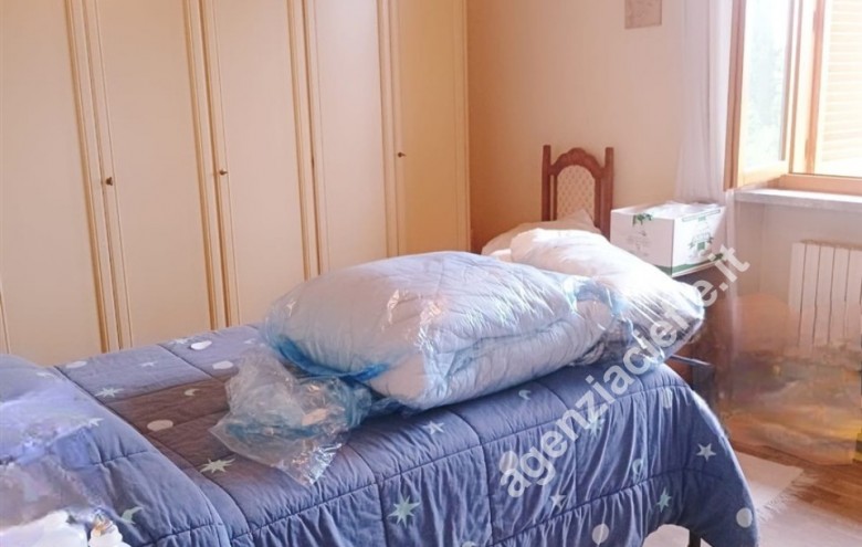 Bifamiliare in vendita a Massa