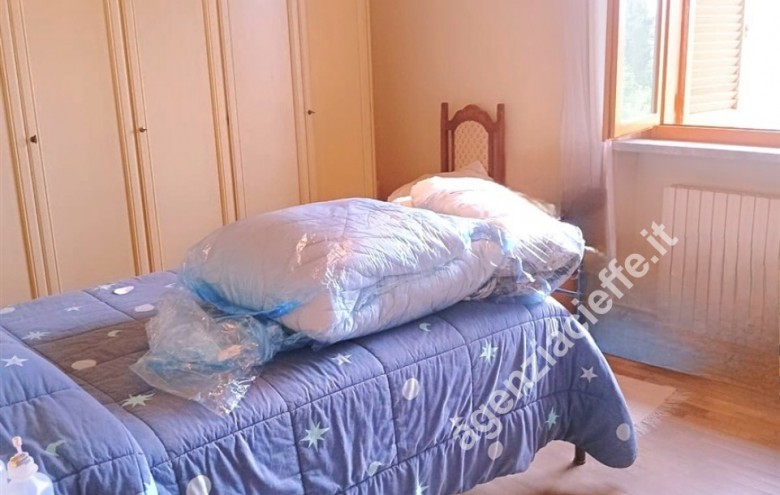 Bifamiliare in vendita a Massa