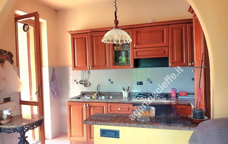 Bifamiliare in vendita a Massa