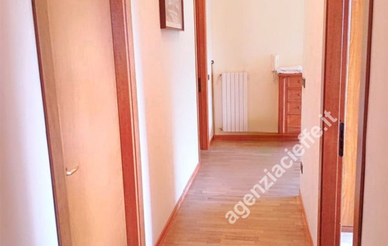 Bifamiliare in vendita a Massa