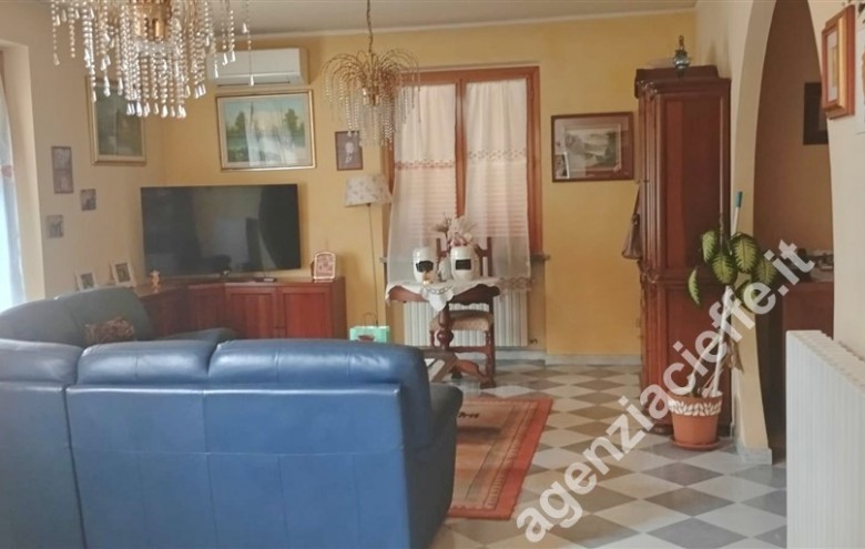 Bifamiliare in vendita a Massa