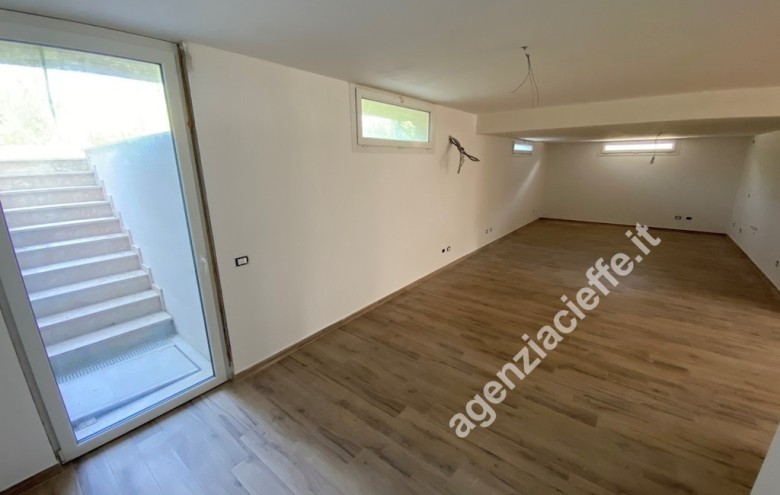 Bifamiliare in vendita a Montignoso