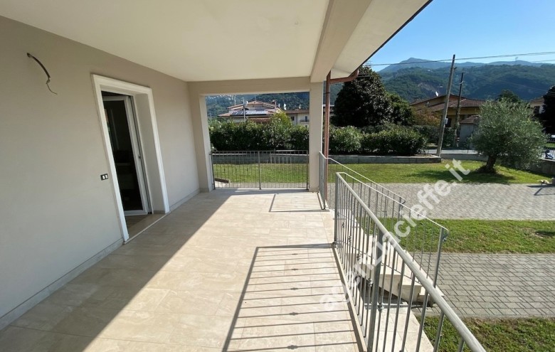 Bifamiliare in vendita a Montignoso