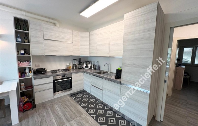 Appartamento in vendita a Montignoso